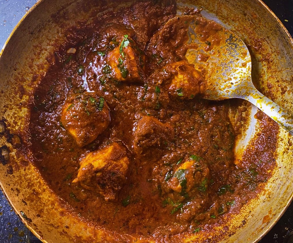 BIR Vindaloo Curry Recipe - Misty Ricardo's Curry Kitchen